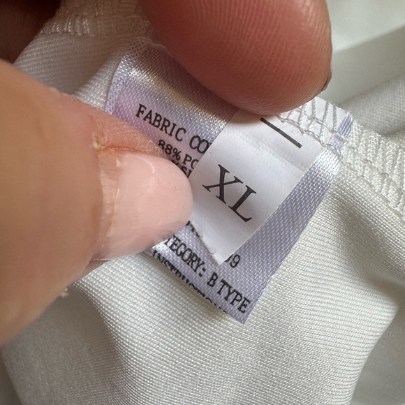 Elegant One-Shoulder White jumpsuit - Picture 10 of 11